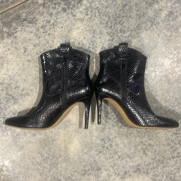 YARELIS- SZ 8.5 Cowboy Faux Snake print Sexy Stiletto Heel - Picture 5 of 9